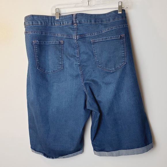 Avenue Denim Cuffed Jean Shorts size 26 - Picture 3 of 8